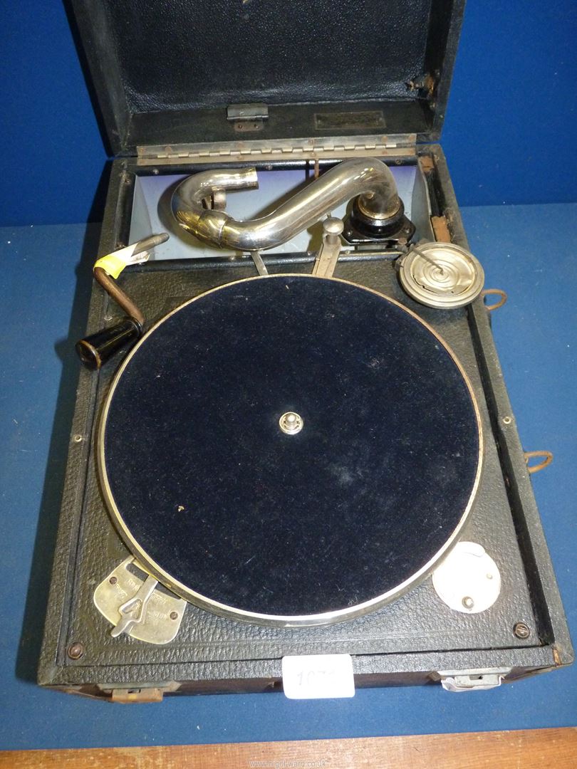 A Decca 'The Salon' wind-up gramophone, 78 rpm. - Image 2 of 4