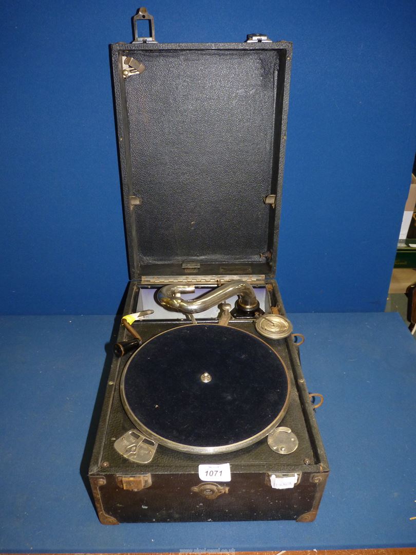 A Decca 'The Salon' wind-up gramophone, 78 rpm.