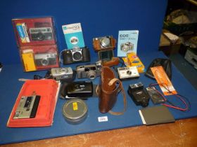 A quantity of old Cameras and accessories including a Voigtländer Vito B with Color Skopar 50mm f/3.