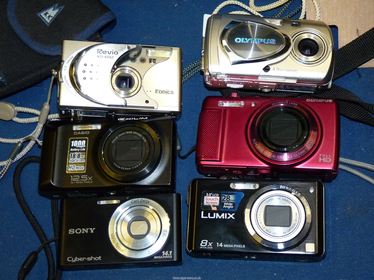 A quantity of Digital Cameras inc a Sony Cybershot DSC-W320 with Carl Zeiss Vario-Tessar Lens and - Image 2 of 2