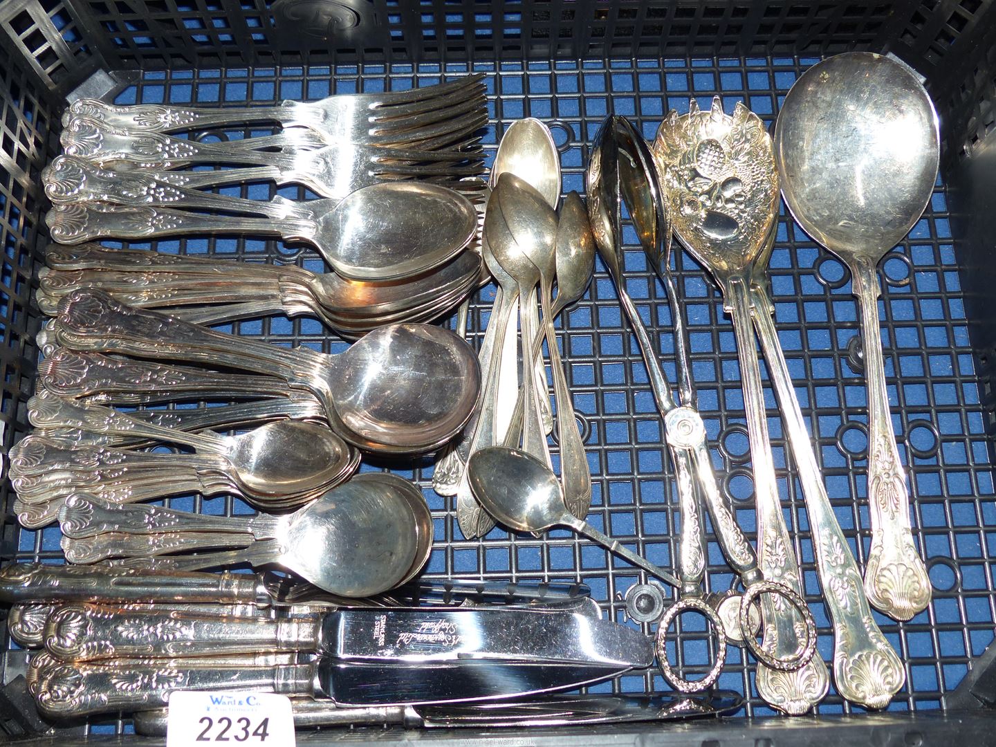 A quantity of silver plated cutlery for six, boxed cake forks and fish knives. - Image 4 of 4