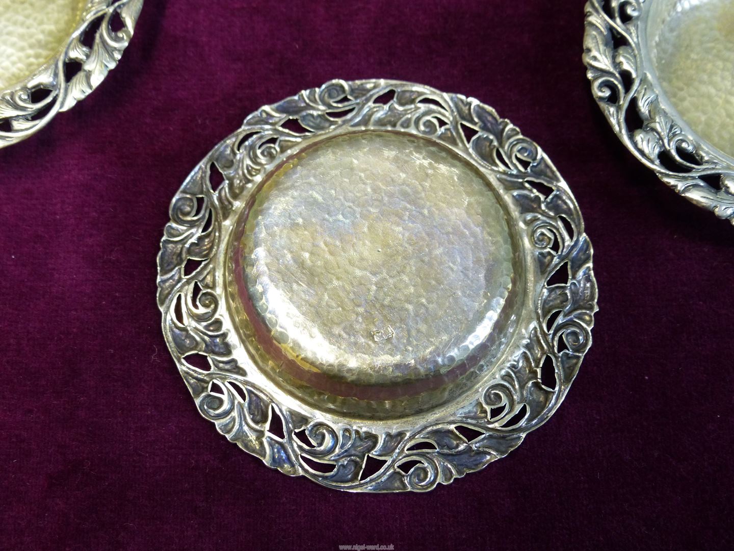 Four small butter/bonbon dishes having floral filigree design edging, 800 Continental silver. - Image 2 of 2