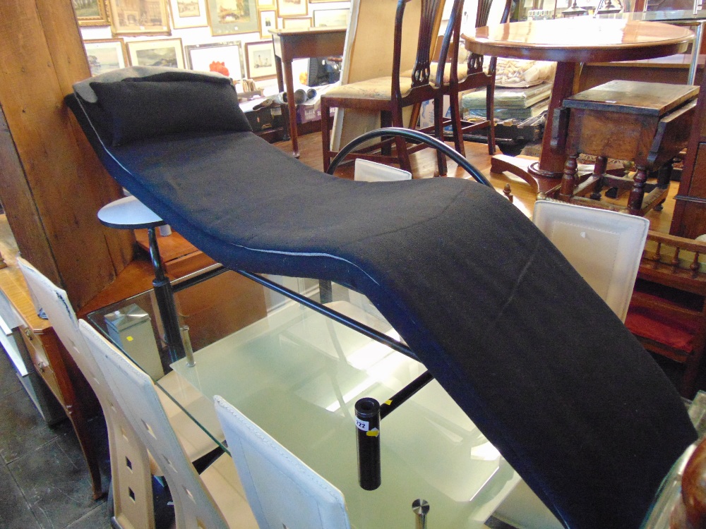 A modern Chaise lounge - Image 2 of 2