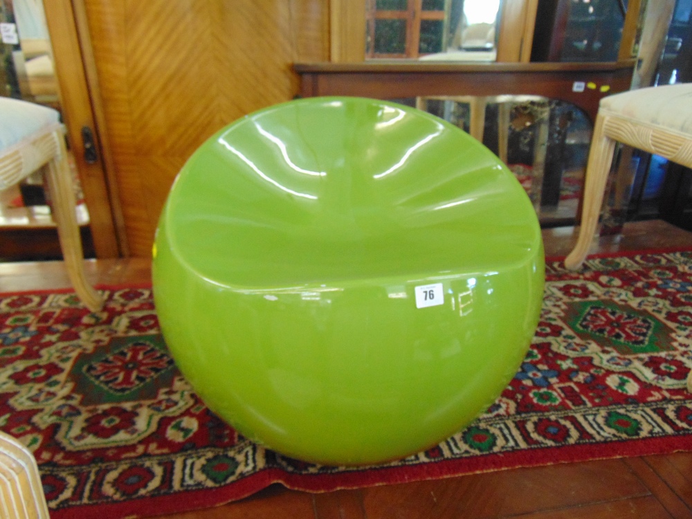 A retro green ball chair, - Image 2 of 2