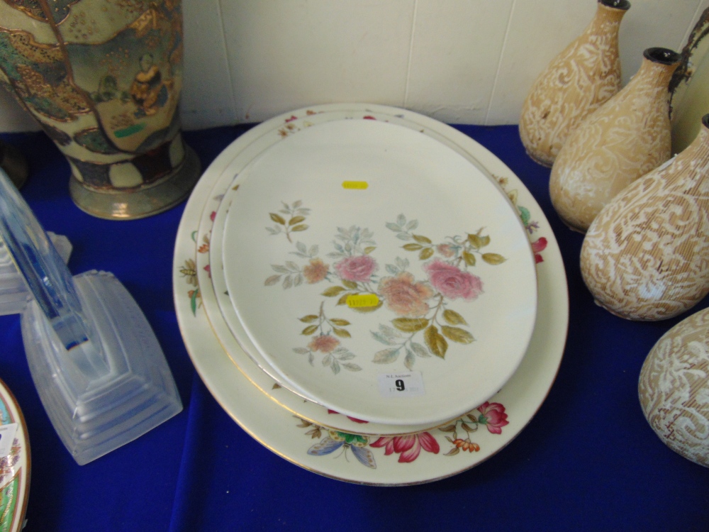 A qty of Wedgewood platters - Image 3 of 3