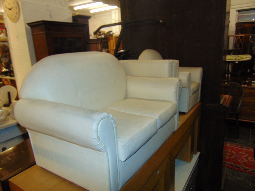 A child's leather three piece suite - Image 2 of 3