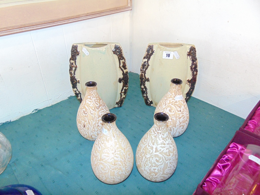 A pair of vases and a set of four vases - Image 3 of 4