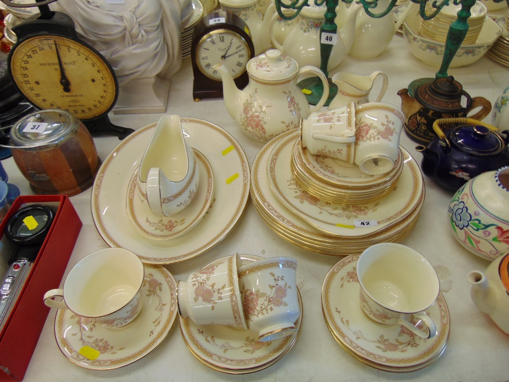 A Royal Doulton Lissete part tea/ dinner set