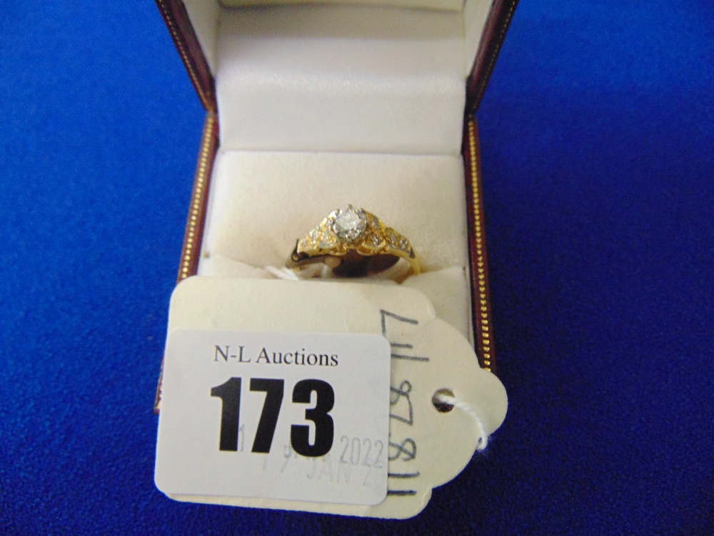 18ct Gold Diamond ring, - Image 5 of 6
