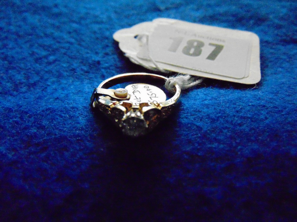 18ct Gold Diamond ring, - Image 3 of 6