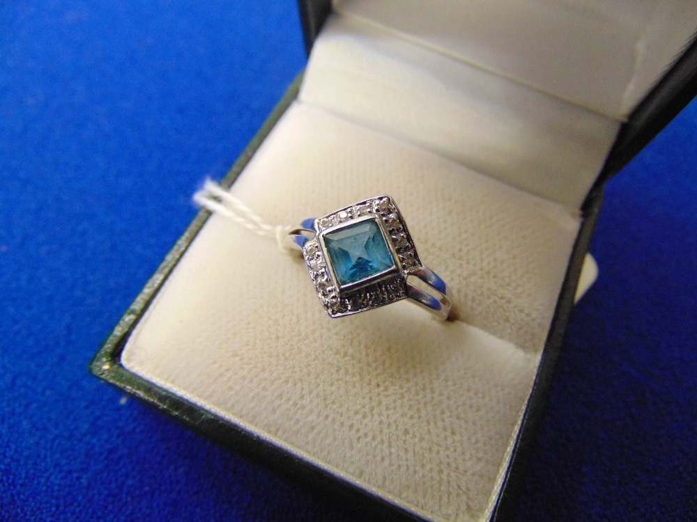 14ct White Gold Aquamarine ring, approx.