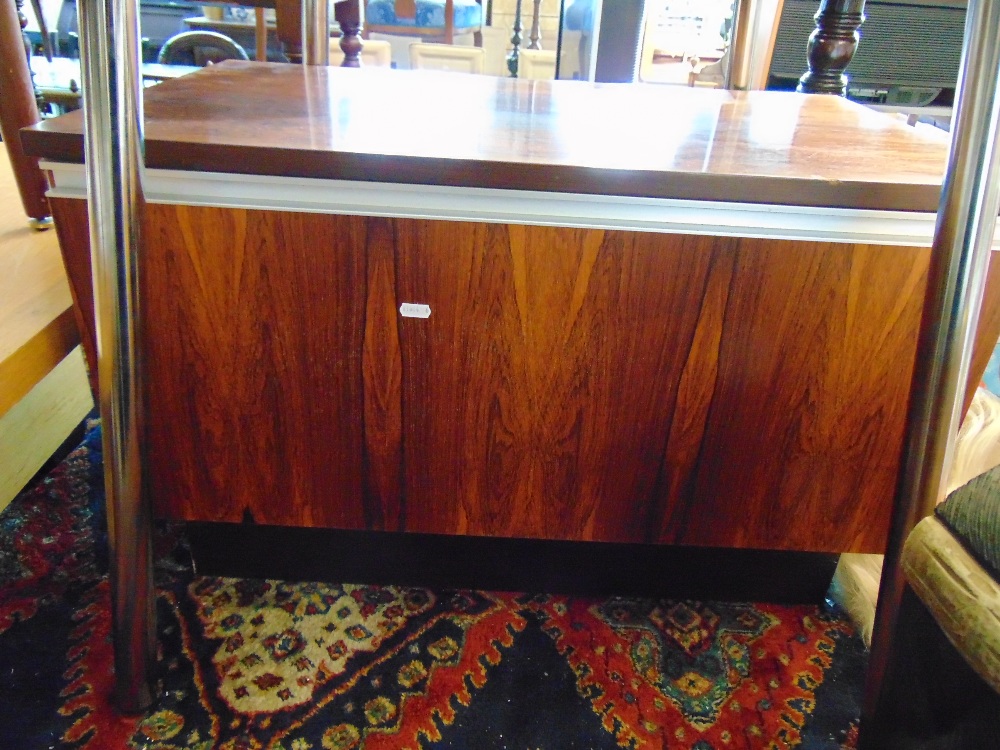 A Rosewood side cabinet - Image 3 of 4