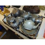 A qty of metal ware