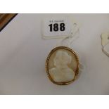 A 9ct Gold Shell Cameo brooch/ pendant