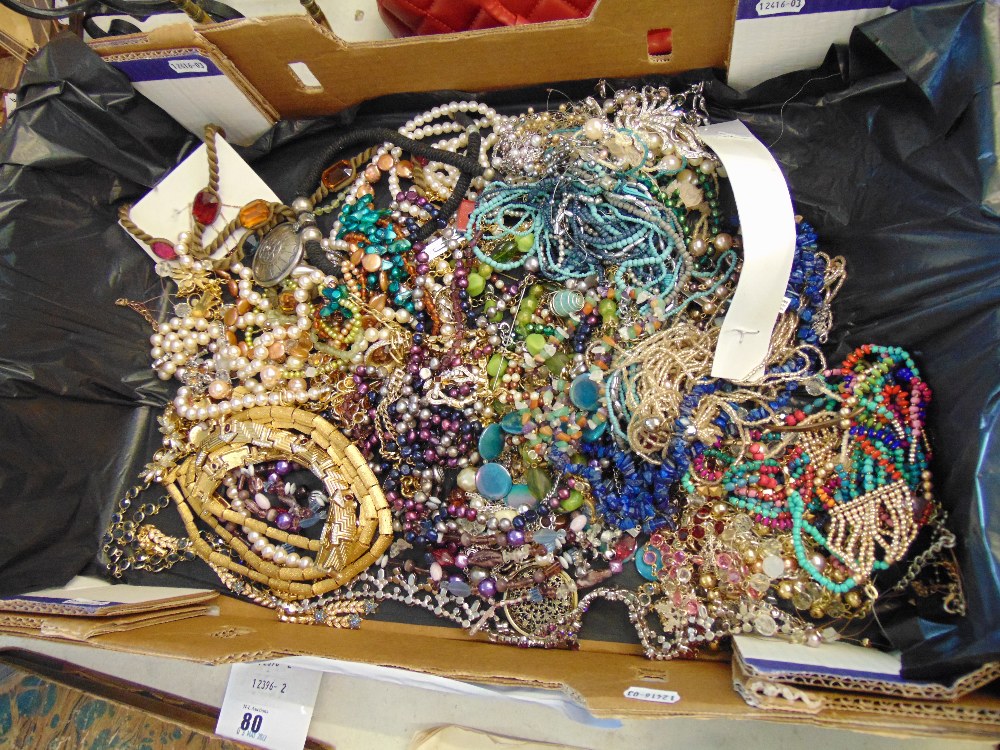 A qty of costume jewellery, inc.