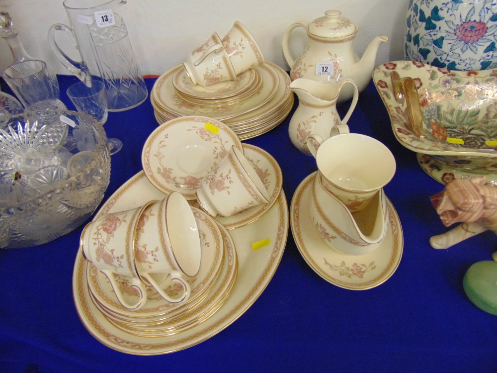 A Royal Doulton Lissete part tea/ dinner set