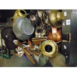 A qty of assorted metalware