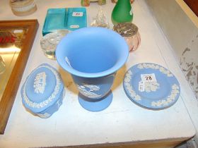 Four pieces of Wedgewood