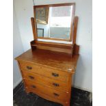 An Oak dressing table