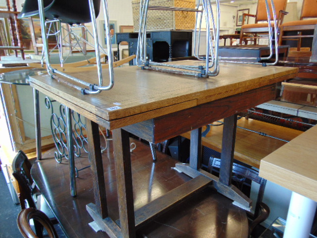 An oak draw leaf table