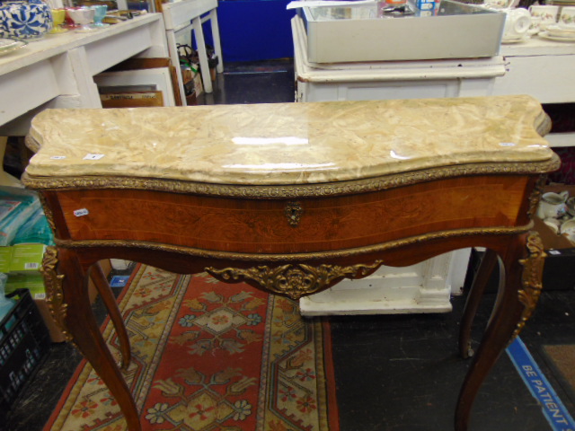 A French serpentine marble top ormulu console table - Bild 4 aus 7