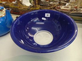 A mid-century USA Pyrex bowl