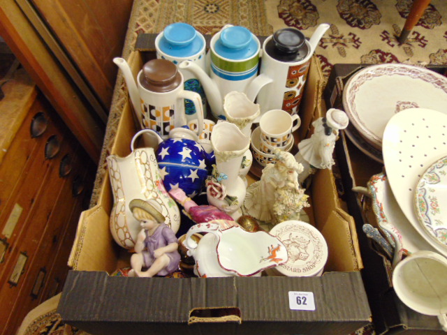 A qty of oddments, retro part coffee service, vases etc.