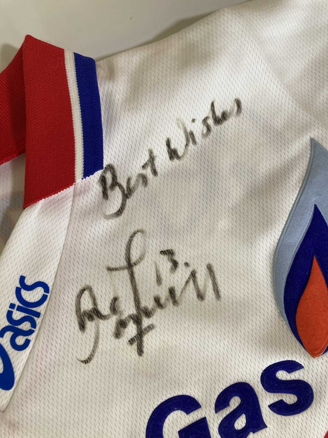 RUGBY UNION - A BRITISH LIONS SHIRT SIGNED BY ANDY FARRELL. - Image 2 of 3