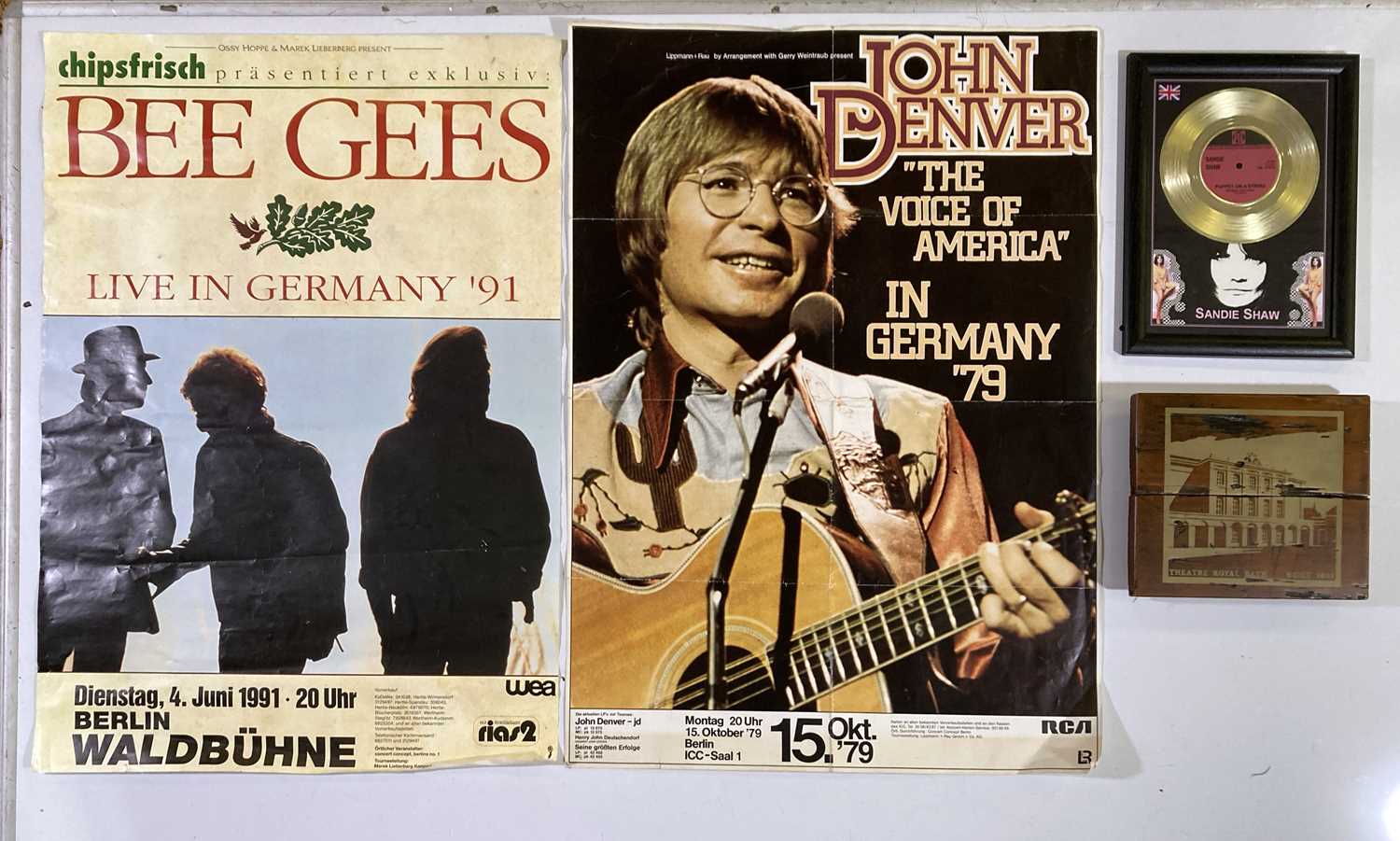 CONCERT MEMORABILIA INC PROGRAMMES AND POSTERS - BOB DYLAN / BEE GEES.