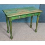 A painted pine kitchen table with two drawers. (77cm x 106cm)