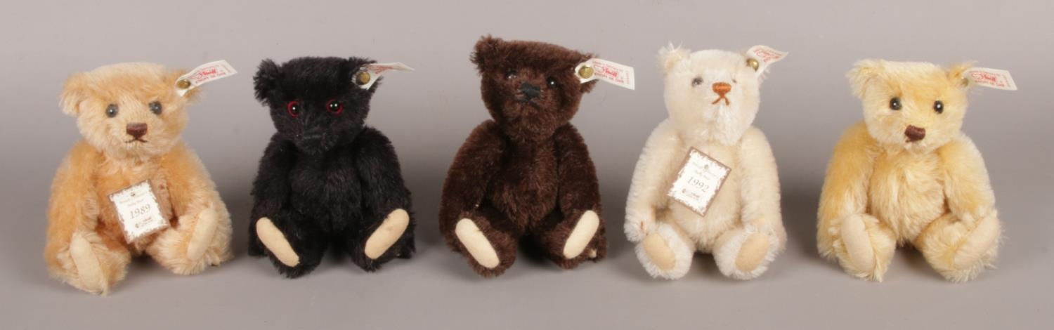 A Steiff limited edition British Collector's Baby Bear Set 1989-1993. No 1122 / 1847. Comprising - Image 3 of 3