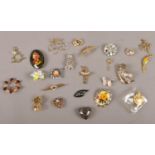 A collection of mainly brooches.