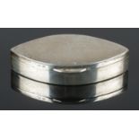 A silver ellipse-shaped pill box, assayed for Birmingham, 1913, by Robert Chandler. Length 7cm.