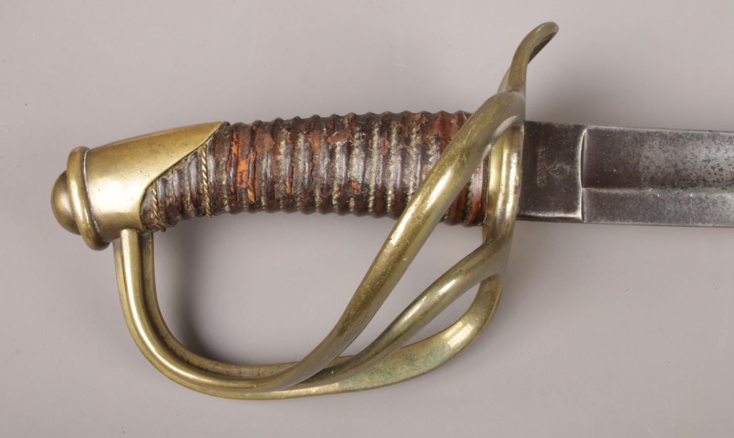 A French Cavalry troopers sword, 1822 light cavalry type, with 89cm curved blade. Knight's head - Image 2 of 4