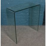 A thick glass side table. (78.5xm x 76cm)