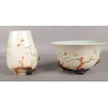 A Clarice Cliff Newport Pottery vase (No. 989) & bowl (No. 988).