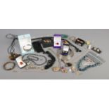 A good collection of costume jewellery, to include necklaces, rings and cufflinks etc.