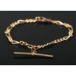 A 9ct gold Albert chain style bracelet with T-bar. 3.31g.