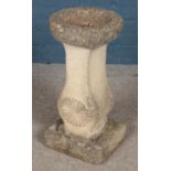 A concrete bird bath. (66cm)