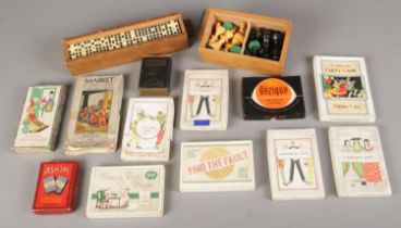 A quantity of vintage games, to include dominoes, chess, 'Askim' and examples from the Dainty