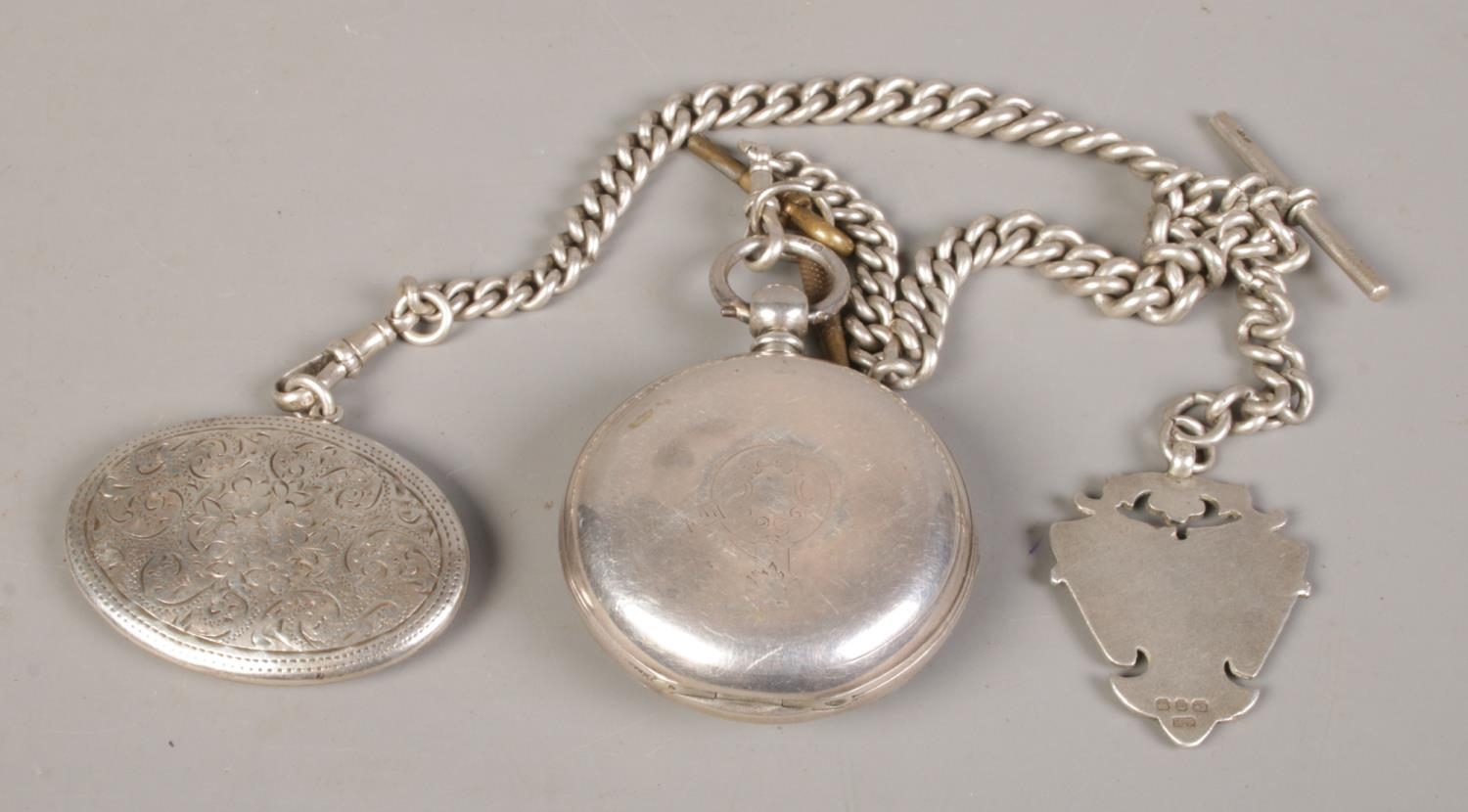 A silver cased pocket watch together with heavy silver chain, t-bar fob and hinged snuff box. Pocket - Bild 2 aus 2