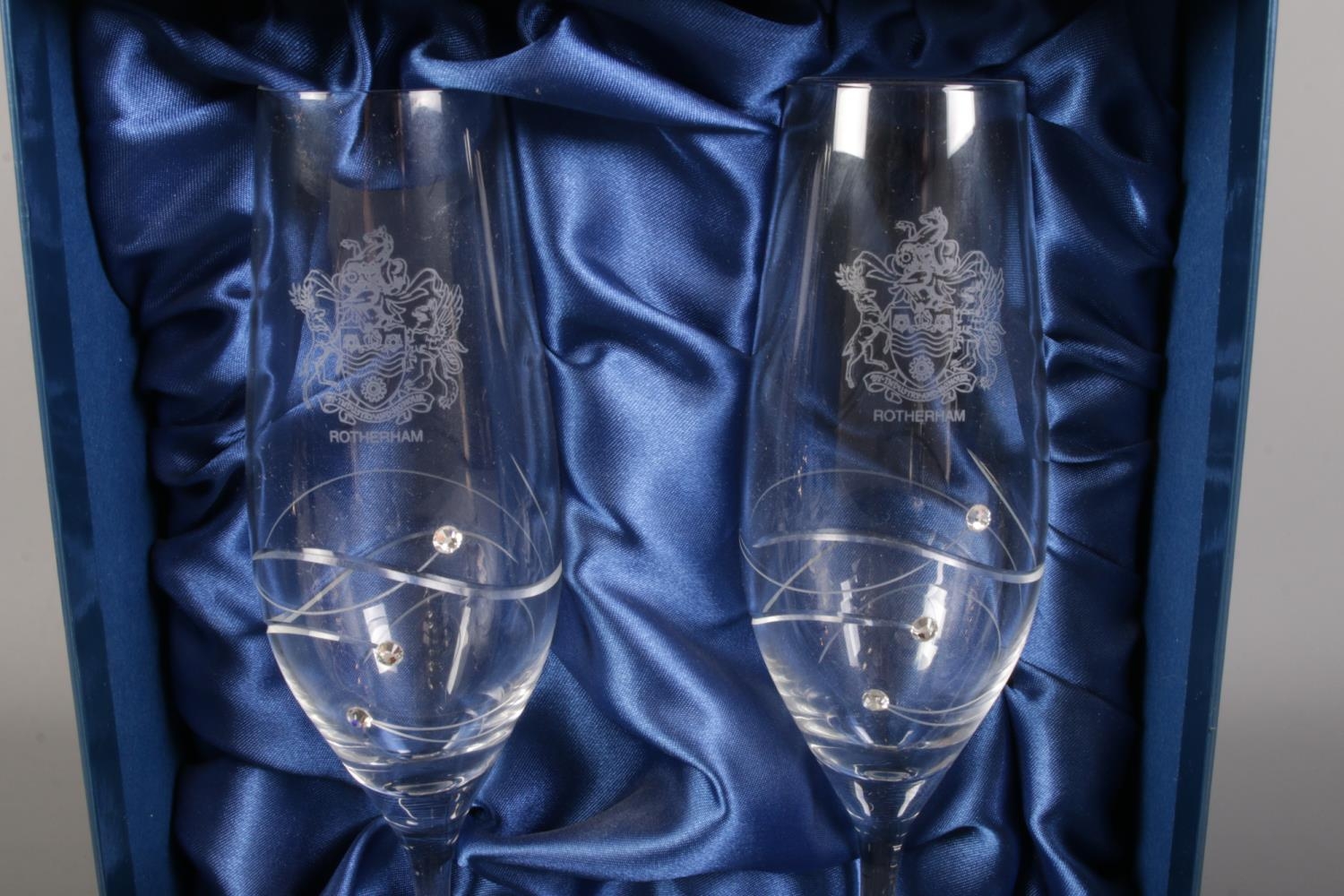 A pair of Diamante champagne glasses, with Rotherham crest, together with an oriental tea set, - Bild 2 aus 2