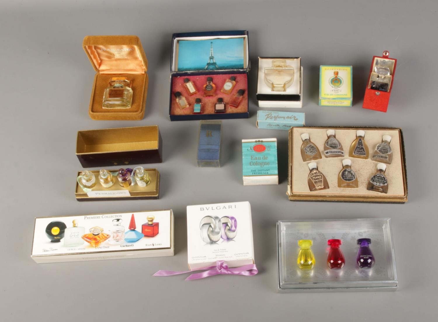 A quantity of assorted boxed perfume bottles. To include Jean Patou, Penhaligon's, Elizabeth Arden