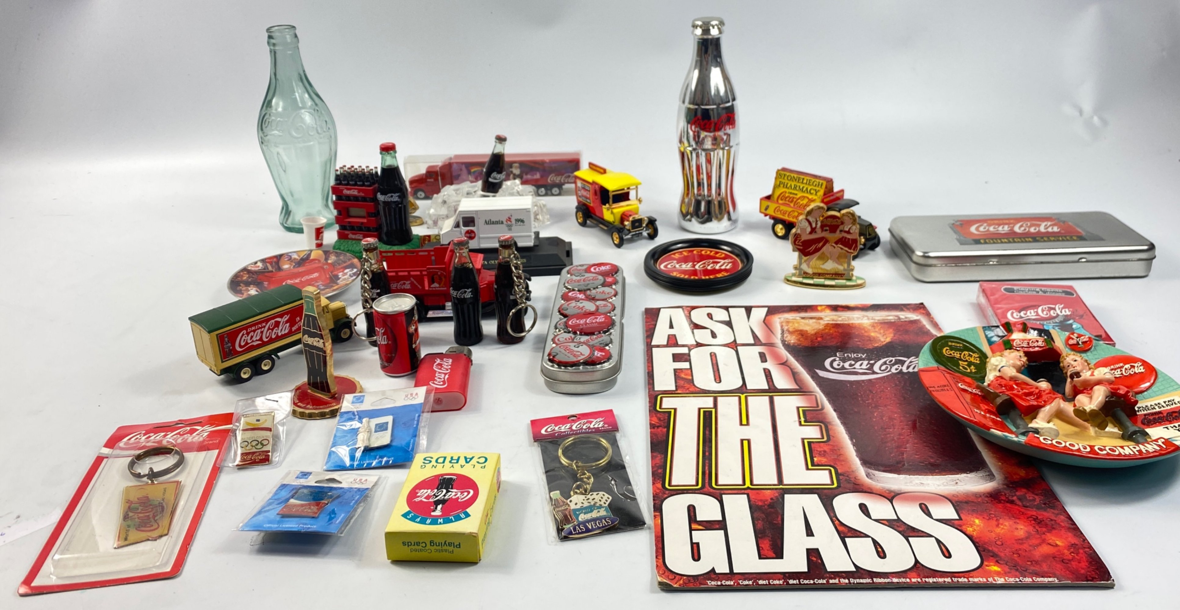 A miscellany of COCA-COLA memorabilia to include a 3-D GOOD COMPANY plate (15cm), a vintage round