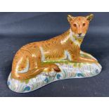 ROYAL CROWN DERBY gold button LIONESS (18cm)