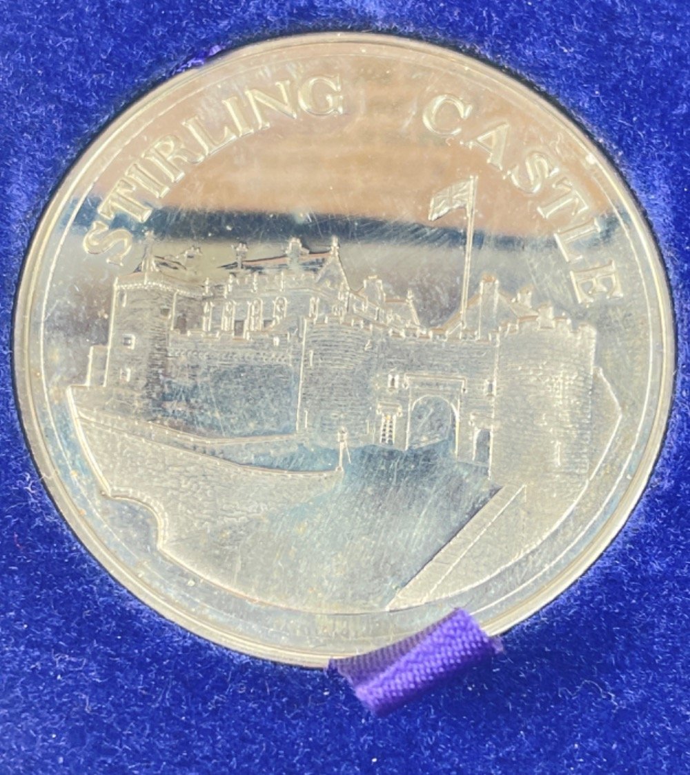 THE TOWER MINT Scottish nickel silver Stirling castle Limited Edition medallion within its - Image 2 of 3