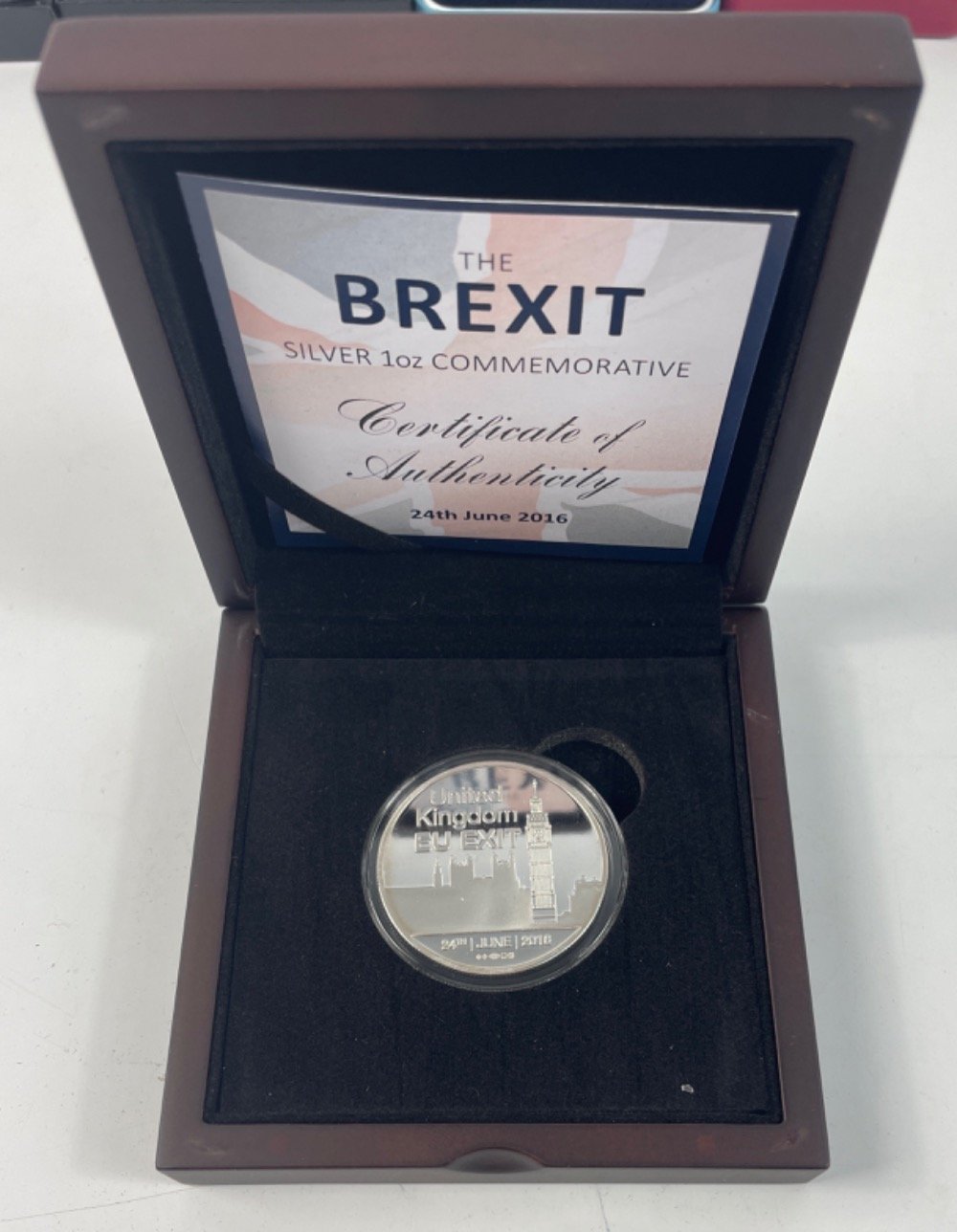 A Brexit silver 1oz commemorative coin, a 2013 $20 fine silver autumn bliss, 2015 $20 fine silver - Image 2 of 20