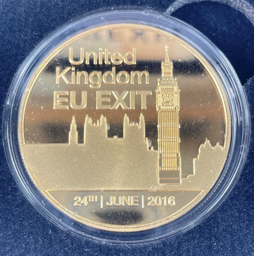 A Brexit silver 1oz commemorative coin, a 2013 $20 fine silver autumn bliss, 2015 $20 fine silver - Image 16 of 20