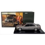 007 JAMES BOND Tomorrow Never Dies BMW 750i L collector's model 1:24 on a presentation plinth
