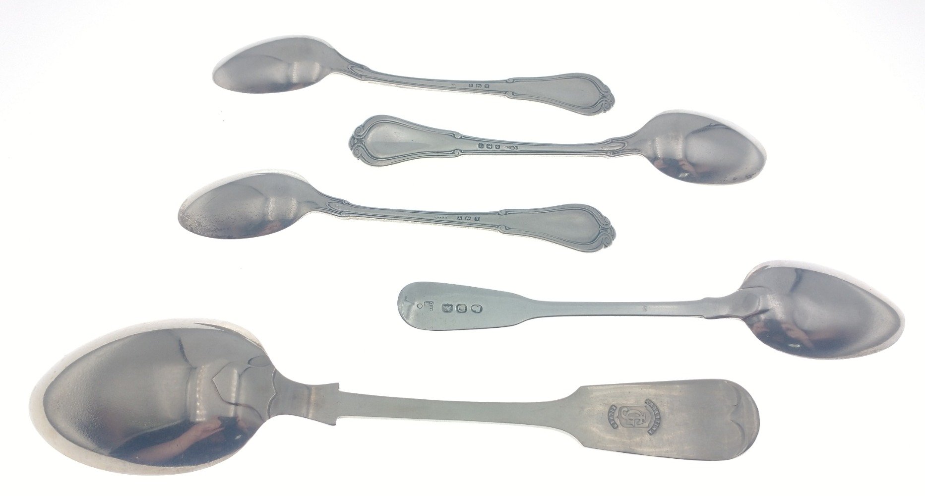 A small collection of silver spoons to include one larger ARGENTINA SILVER spoon at 53g and three - Image 2 of 4
